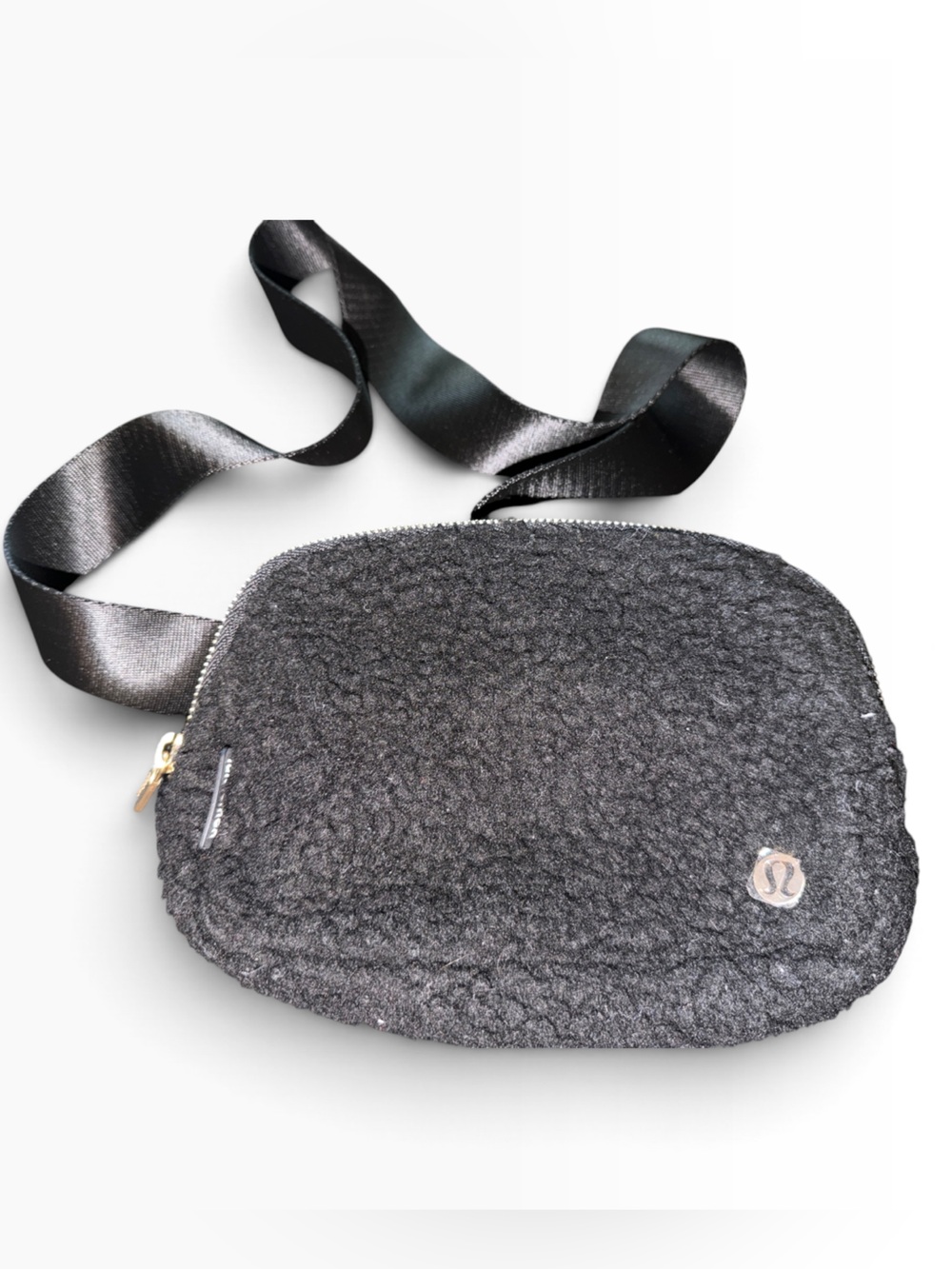 Lululemon Everywhere Belt Bag 1L Fleece Sherpa Black Gold Hardware